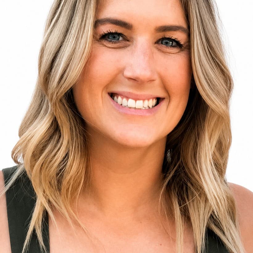 Loni Brewer smiling, headshot